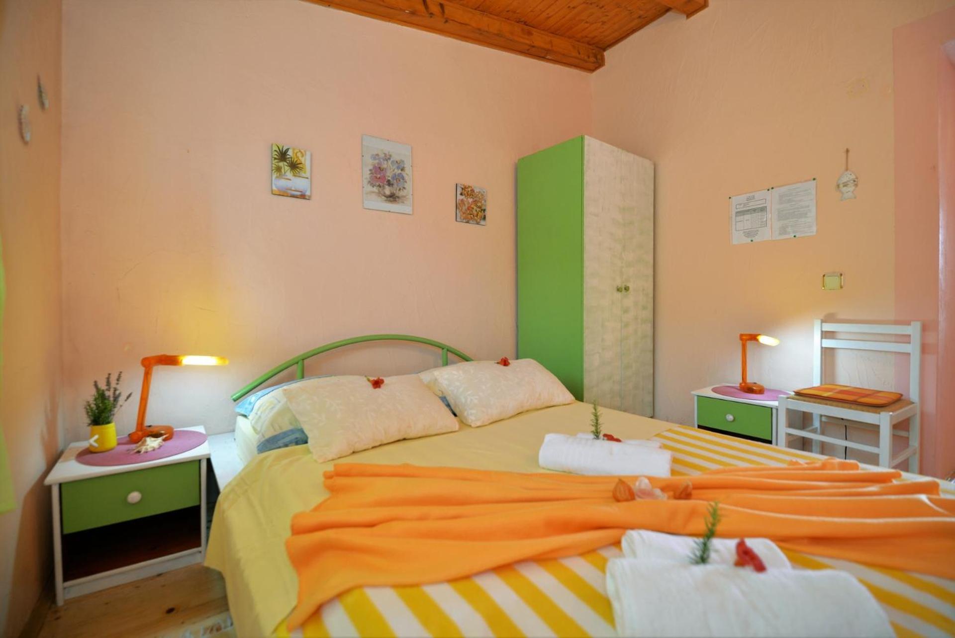 Apartments With A Parking Space Murter - 5097 Room photo